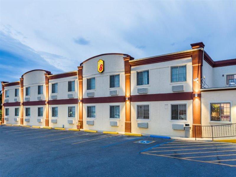 Super 8 By Wyndham Douglas Exterior foto