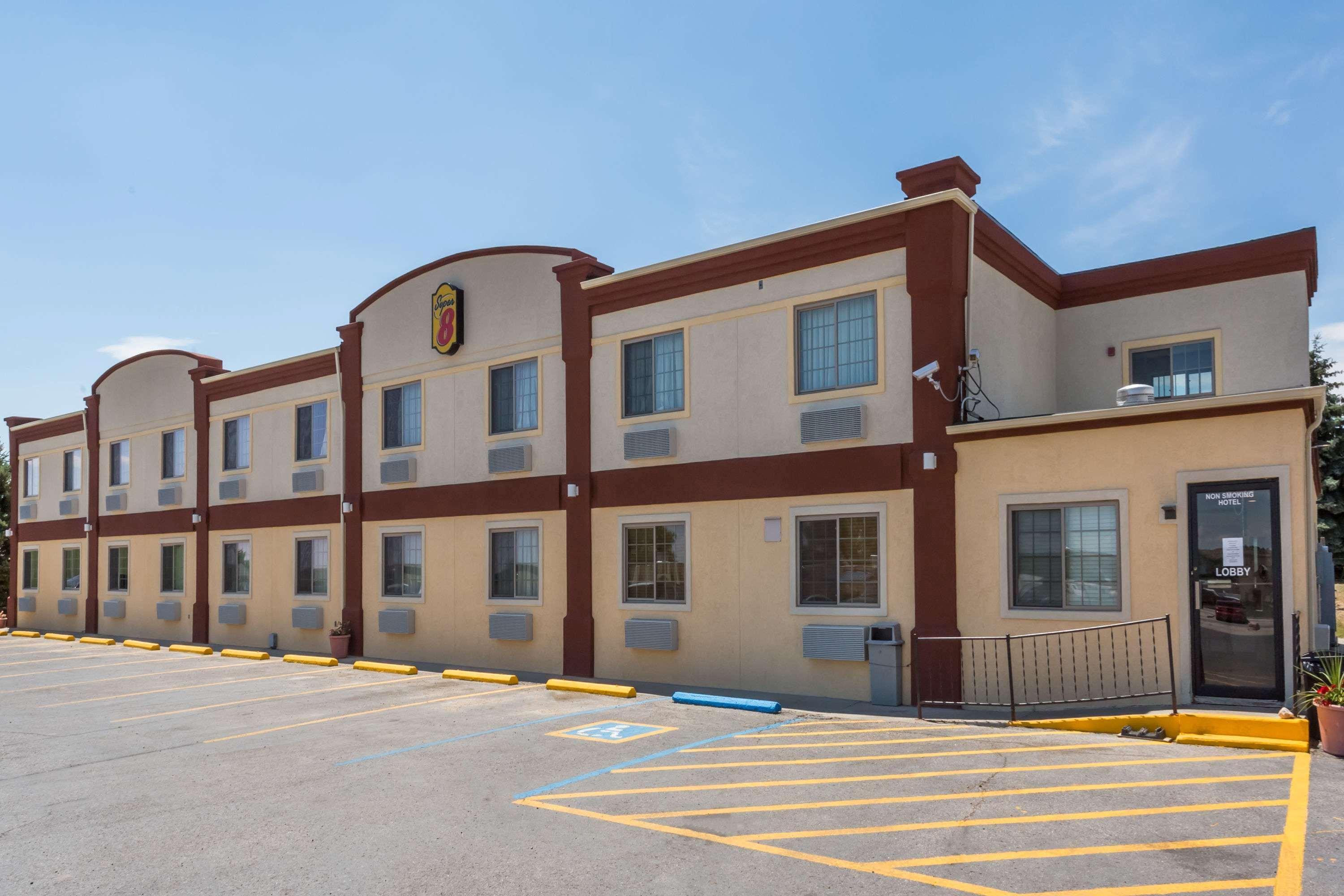 Super 8 By Wyndham Douglas Exterior foto